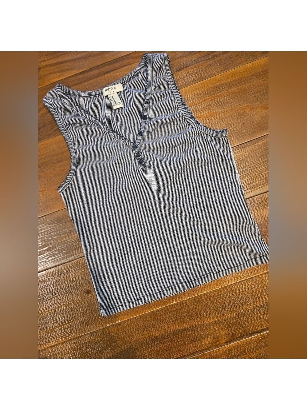 CLEARANCE! FOREVER 21 SLEEVELESS SUPER CUTE TANK CROPPED TOP SIZE M